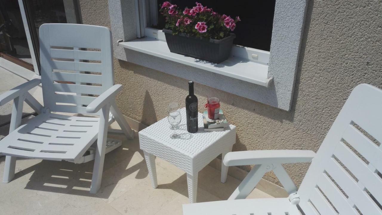 Apartmani Ljubica Kaštela Εξωτερικό φωτογραφία