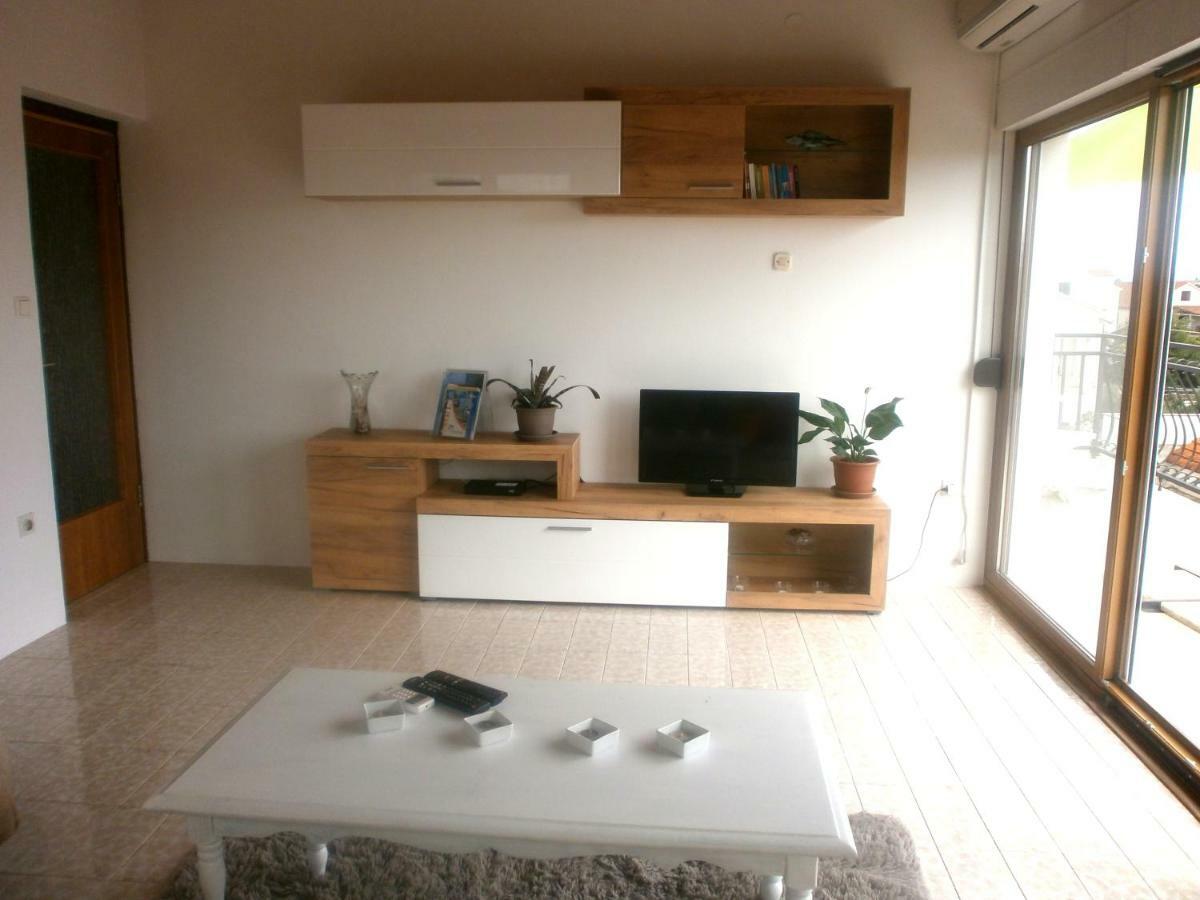 Apartmani Ljubica Kaštela Εξωτερικό φωτογραφία