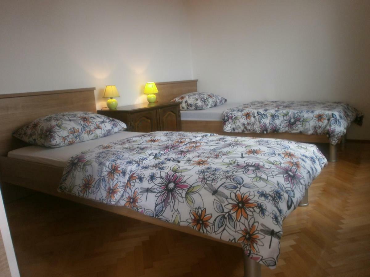 Apartmani Ljubica Kaštela Εξωτερικό φωτογραφία